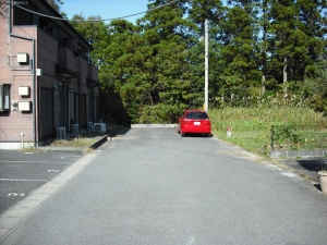 南方向からB敷地の西道路接道