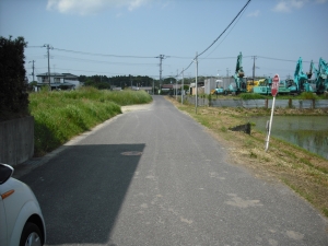 南方向から東接道