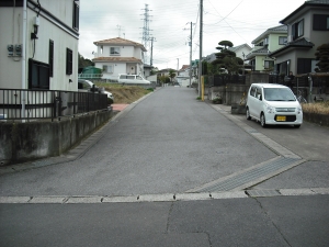 東から南接道