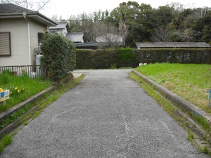 東から南接道