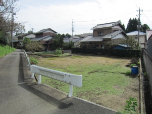 敷地　西北側より南東方向をみる