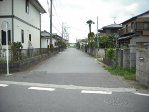 東から南接道