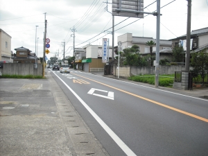 東から南接道