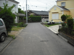 東方向から敷地