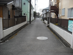 東から南接道