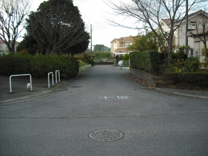 東から南接道