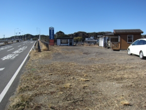 接道沿い　敷地のようす西南方向