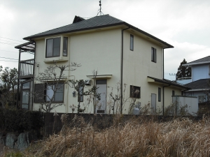 北東から建物