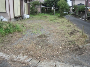 敷地　西南側　駐車スペース