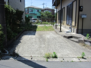 敷地　南東側　駐車場