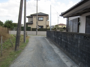 北東　道路　東南方向