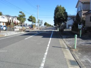 北東　接道　東北方向（歩道付）